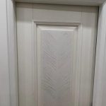 درب چوبی روکش بلوط جناقی با رنگ وایت واش