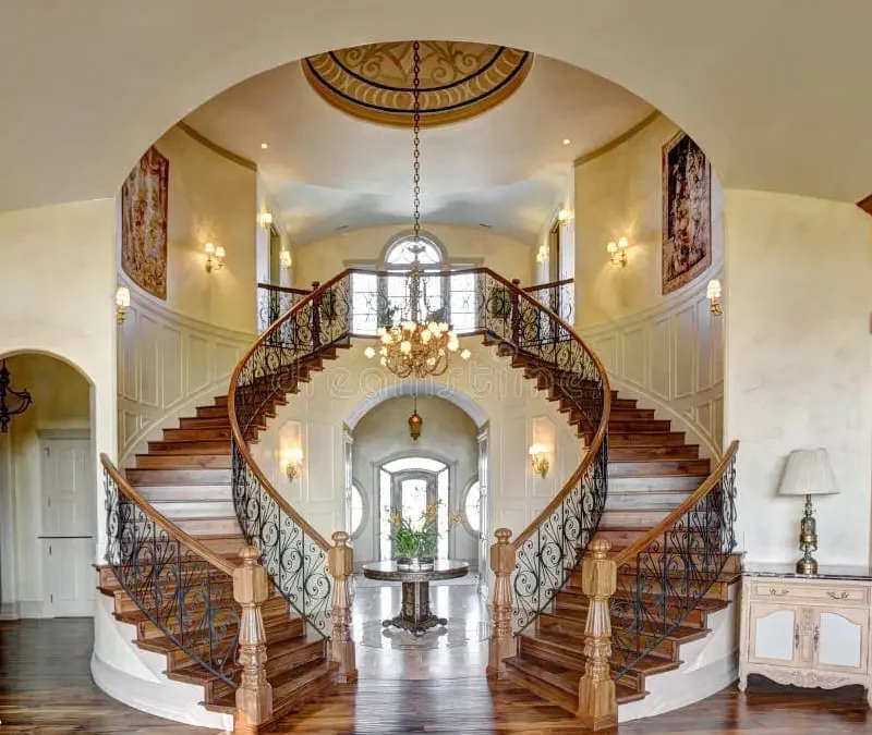 ساخت و اجرای حرفه‌ای پله‌های دو طرفه با سه بازو و پاگرد وسط